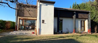 Maison 2 à 12 personnes, quartier résidentiel