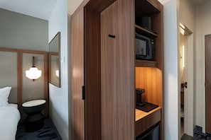 Bureau, espace de travail pour ordinateur portable, rideaux occultants