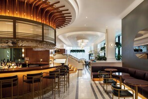 2 restaurants, breakfast, lunch, dinner served; French cuisine - The Honeyrose Hotel, Montreal, A Tribute Portfolio Hotel (Montreal)