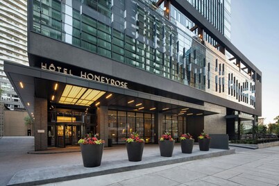 The Honeyrose Hotel, Montreal, A Tribute Portfolio Hotel