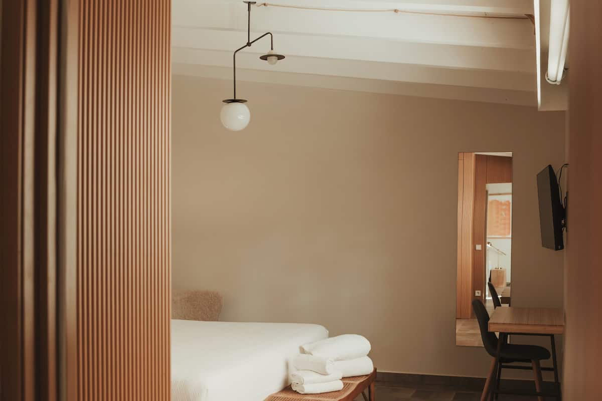 Exclusive Villa | Premium bedding, in-room safe, desk, laptop workspace