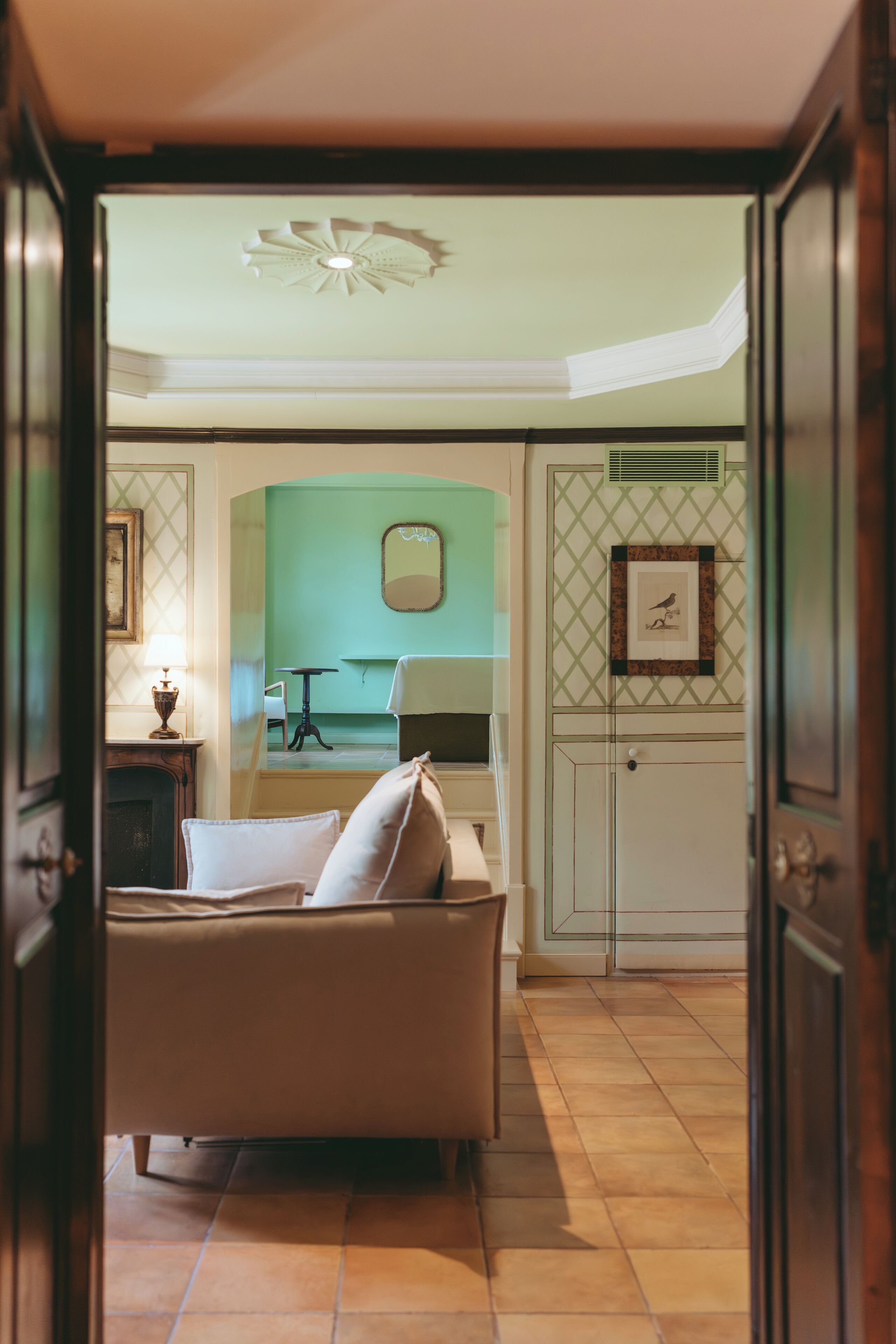 Suíte exclusiva | Roupas de cama premium, cofres nos quartos, escrivaninha