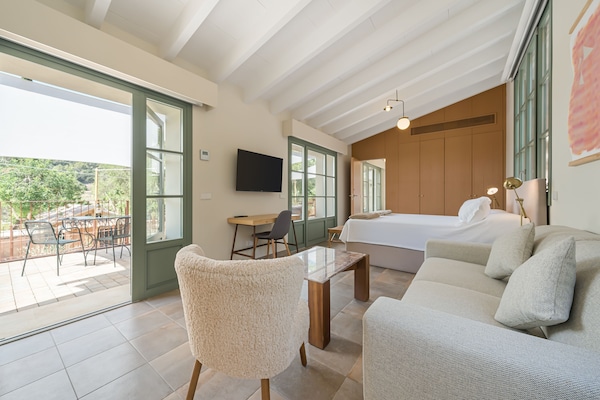 Premier Villa | Living room | Smart TV