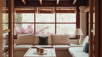 Literie de qualité supérieure, coffres-forts dans les chambres, bureau