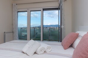 2 Schlafzimmer, Bügeleisen/Bügelbrett, kostenloses Internet, Bettwäsche