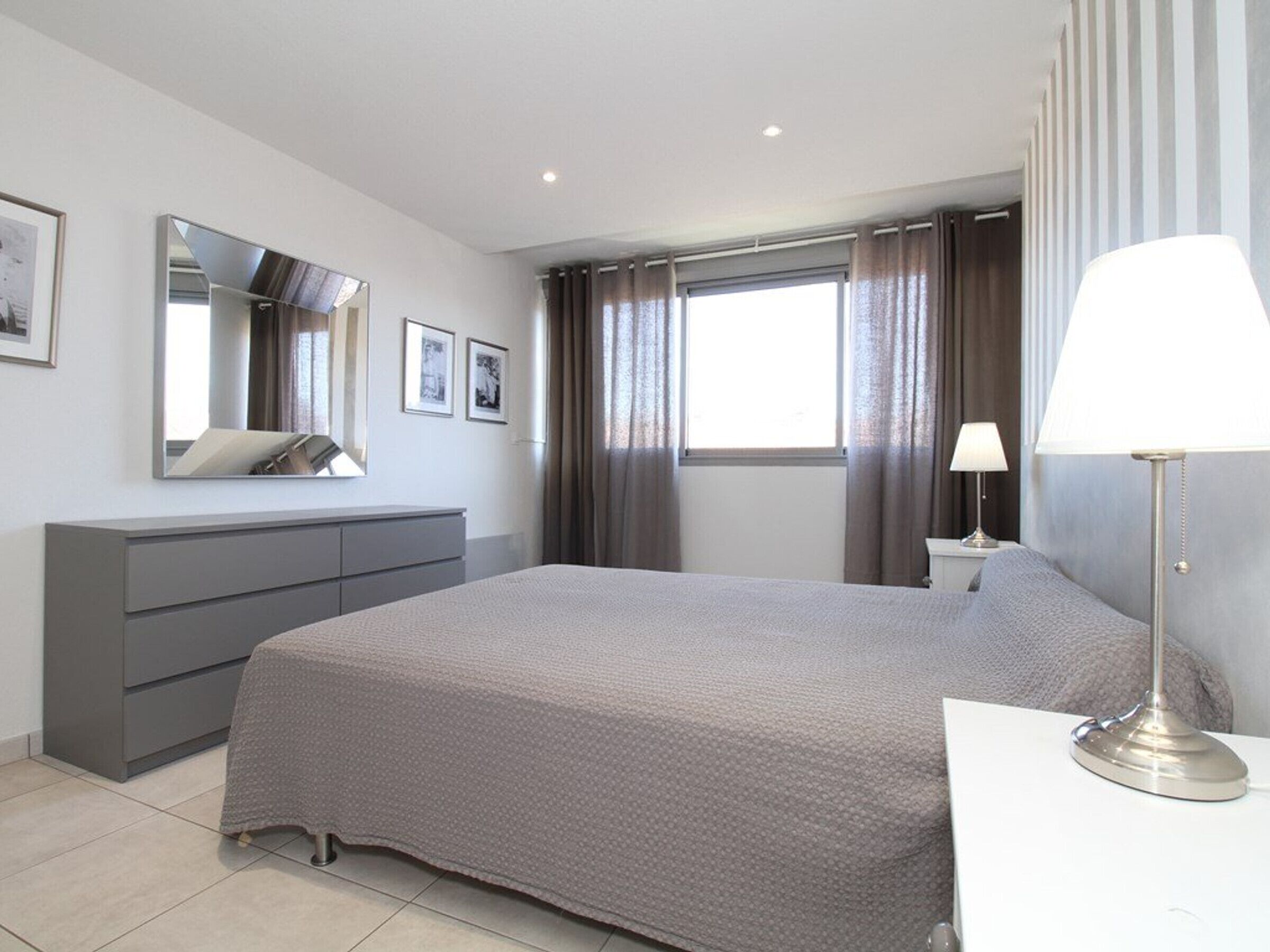 2 Schlafzimmer, Bügeleisen/Bügelbrett, kostenloses WLAN