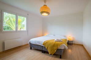 2 bedrooms, iron/ironing board, free WiFi, bed sheets - TY BIHAN - Pretty one-storey house near the sea (Ploudalmézeau)