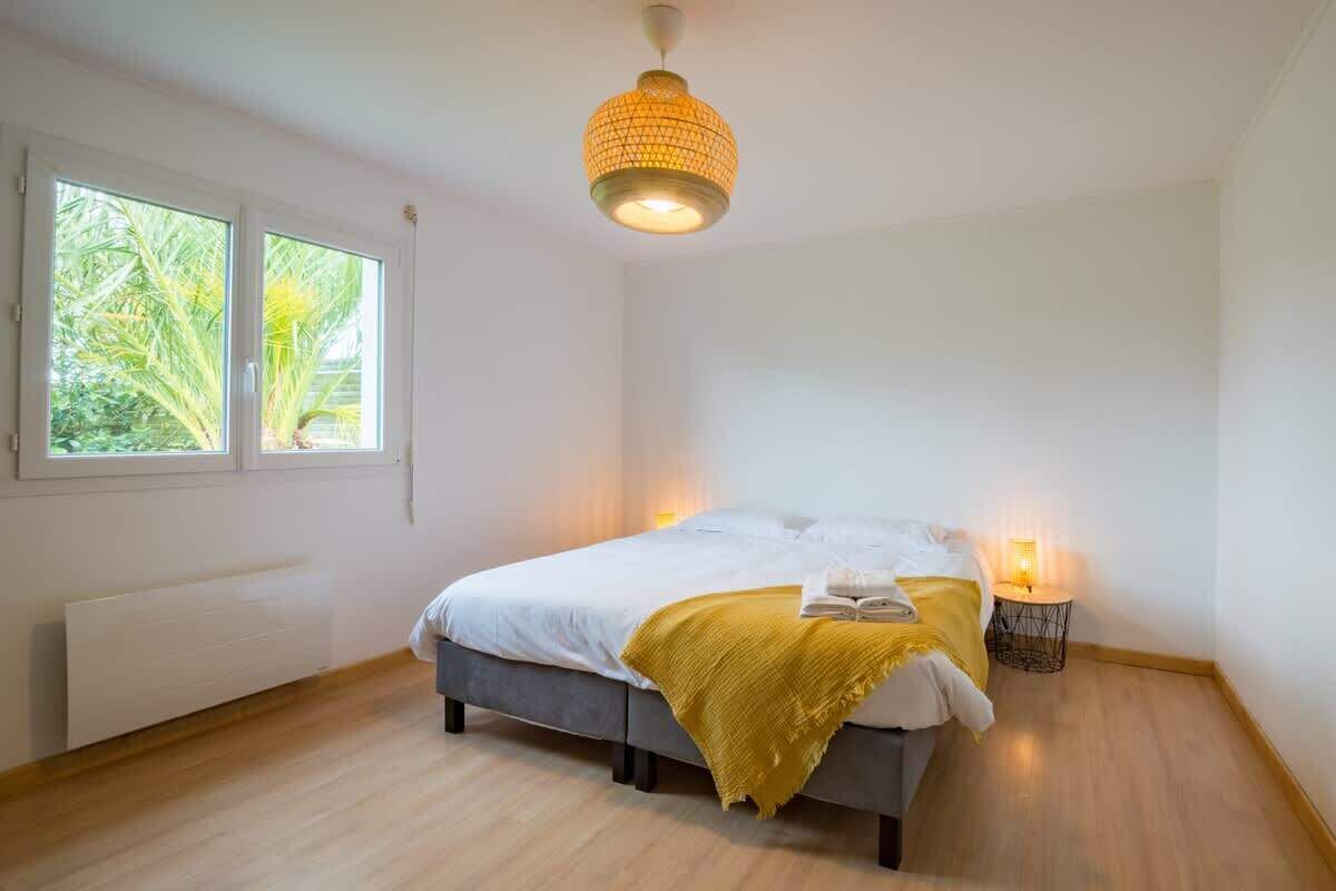 2 chambres, fer et planche à repasser, Wi-Fi gratuit, draps fournis