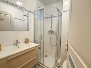 Haartrockner, Seife, Toilettenpapier