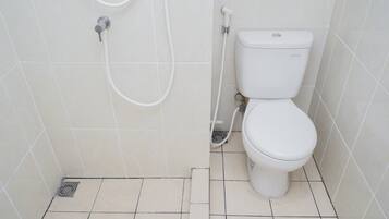 Deluxe Apartment, 3 Bedrooms | Bathroom