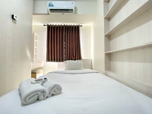 2 bedrooms, individually decorated, individually furnished, free WiFi - Spacious 2Br At 7Th Floor Cinere Resort Apartment (Depok)