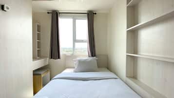 Deluxe Apartment, 2 Bedrooms | 2 bedrooms, individually decorated, individually furnished, free WiFi