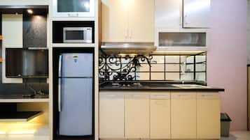 Deluxe Apartment, 2 Bedrooms | Private kitchen
