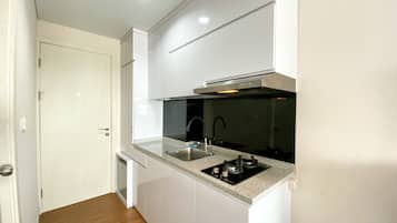 Apartemen Deluks | Dapur pribadi | Lemari es besar dan kompor