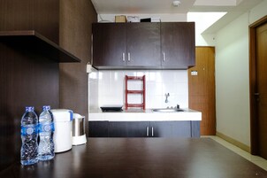 Refrigerador con freezer, placa de cocina