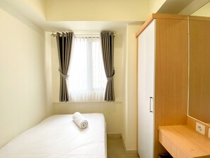 2 bedrooms, individually decorated, individually furnished, free WiFi - Tranquil Designed 2Br At Meikarta Apartment (Cikarang)