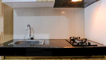 Deluxe-íbúð - 2 svefnherbergi | Einkaeldhús | Ísskápur í fullri stærð, eldavélarhellur