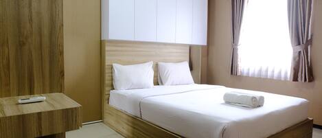 Deluxe Apartment, 2 Bedrooms | 2 bedrooms, individually decorated, individually furnished, free WiFi