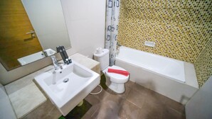Apartemen Deluks, 2 kamar tidur | Kamar mandi