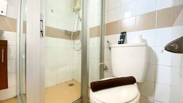 Deluxe Apartment | Bathroom