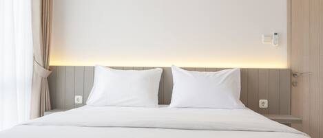 Deluxe Apartment, 2 Bedrooms | 2 bedrooms, individually decorated, individually furnished, free WiFi