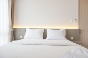 Deluxe Apartment, 2 Bedrooms | 2 bedrooms, individually decorated, individually furnished, free WiFi