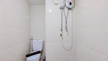 Deluxe Apartment, 3 Bedrooms | Bathroom