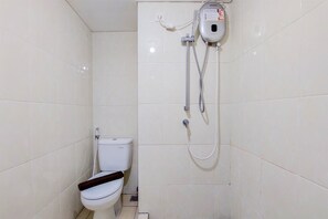 Deluxe Apartment, 3 Bedrooms | Bathroom - Good Deal And Comfortable 3Br Apartment M-Town Residence (Gading Serpong)