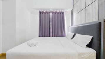 Deluxe Apartment, 3 Bedrooms | 3 bedrooms, individually decorated, individually furnished, free WiFi