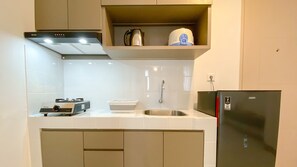 Private kitchen - Classic 2Br At Tokyo Riverside Pik 2 Apartment (Teluknaga)