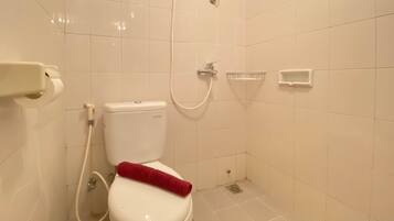 Deluxe Apartment | Bathroom