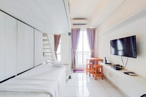 Deluxe Apartment | 1 bedroom, individually decorated, individually furnished, free WiFi - Simply Look And Warm Studio Apartment At Akasa Pure Living Bsd (South Tangerang)