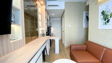 Deluxe Apartment, 2 Bedrooms | Living area