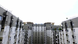 A high-rise residential building with multiple balconies and air conditioning units. - Good Choice 2Br At 12Th Floor Gateway Ahmad Yani Cicadas Apartment (Bandung)