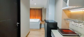 Great Deal And Homey Studio Room Patraland Amarta Apartment