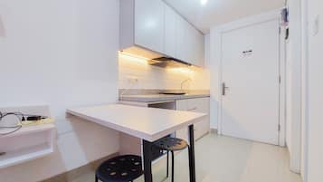 Estúdio luxo | Wi-Fi de cortesia, individualmente decorados, individualmente mobiliados