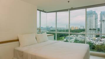 Deluxe Apartment, 2 Bedrooms | 2 bedrooms, individually decorated, individually furnished, free WiFi