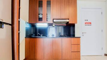 Deluxe Apartment, 1 Bedroom | Private kitchen