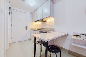 Deluxe Studio | Individually decorated, individually furnished, free WiFi - Comfy Studio At Poris 88 Apartment (Tangerang)