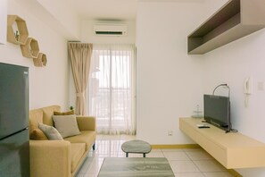 Deluxe Apartment, 2 Bedrooms | Living area
