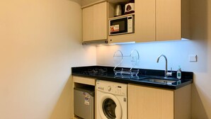 Unclassified image, 5 of 19, button - Lavish And Elegant 1Br At The Mansion Kemayoran Apartment (Jakarta)