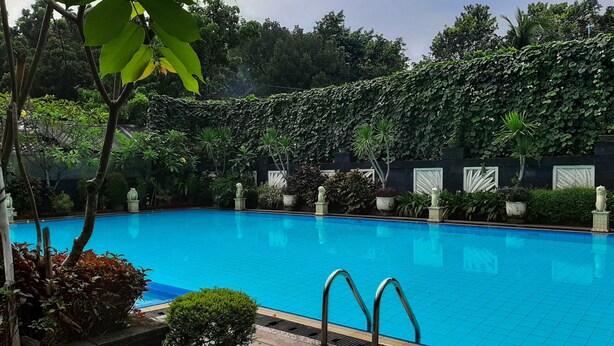Outdoor pool - Spacious And Comfort 2Br With Maid Room At Permata Gandaria Apartment (Jakarta)