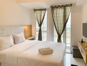 Individually decorated, individually furnished, free WiFi - Restful And Cozy Studio Tokyo Riverside Pik 2 Apartment (Teluknaga)
