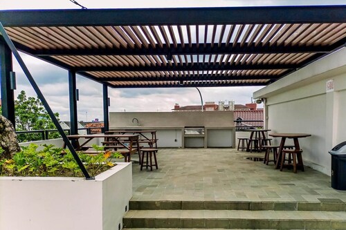 Modern Studio At Barsa City Apartment