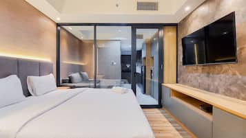 Deluxe Apartment, 1 Bedroom | 1 bedroom, individually decorated, individually furnished