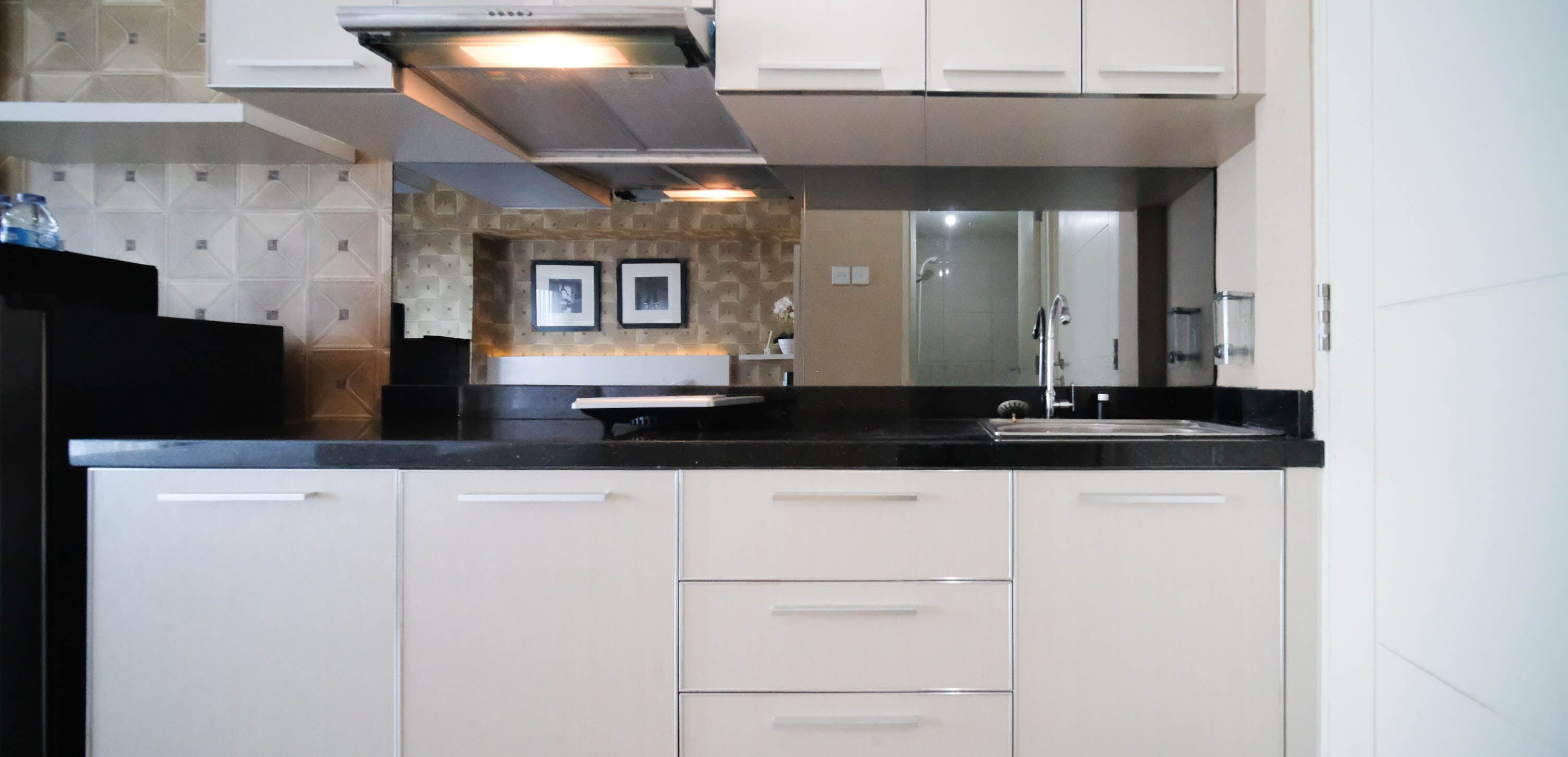 Monolocale Deluxe | Cucina privata | Frigorifero con congelatore, piano cottura