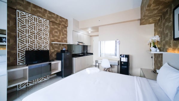 Deluxe Studio | Individually decorated, individually furnished, free WiFi