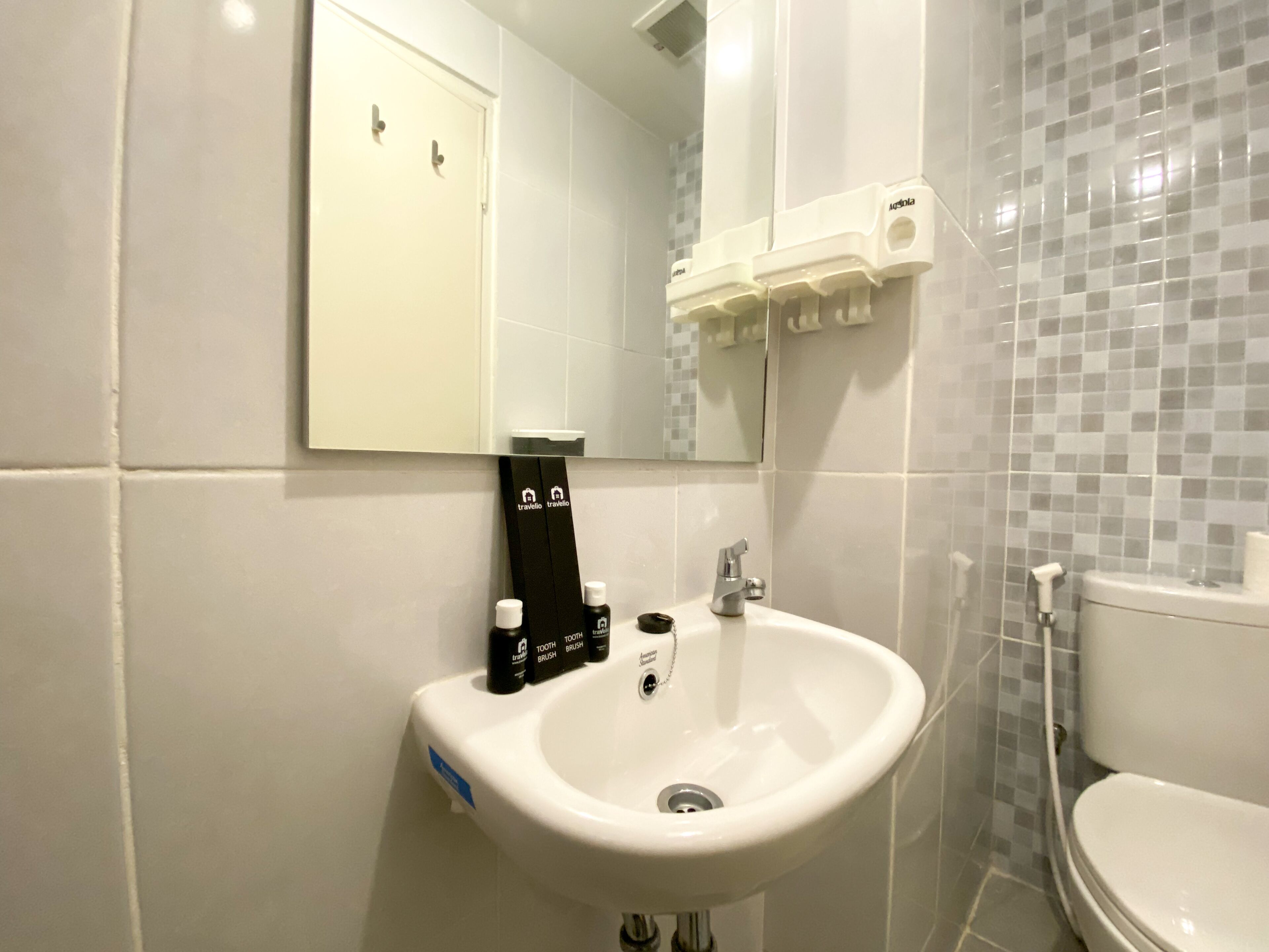 Deluxe Studio | Bathroom