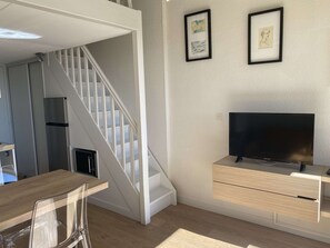 Interior - T1 Loft with Air Conditioning, Parking and Wifi in Balaruc-les-Bains (Balaruc-les-Bains)