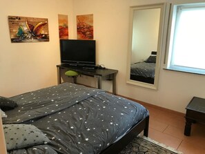 1 bedroom, desk, iron/ironing board, travel crib - Feel good in a cozy atmosphere near Cologne (Bergisch Gladbach)